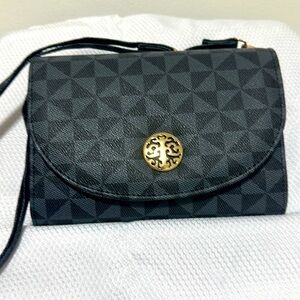 🔥Brand New Fashion Bag with zipper purse change and pouch wallet. Adjust strap.